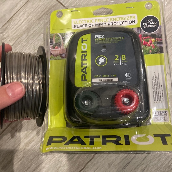 patriot Other - Patriot Electric Fence Energizer PE2 (8 Acres) W/ 250ft Of 17 Gauge Wire